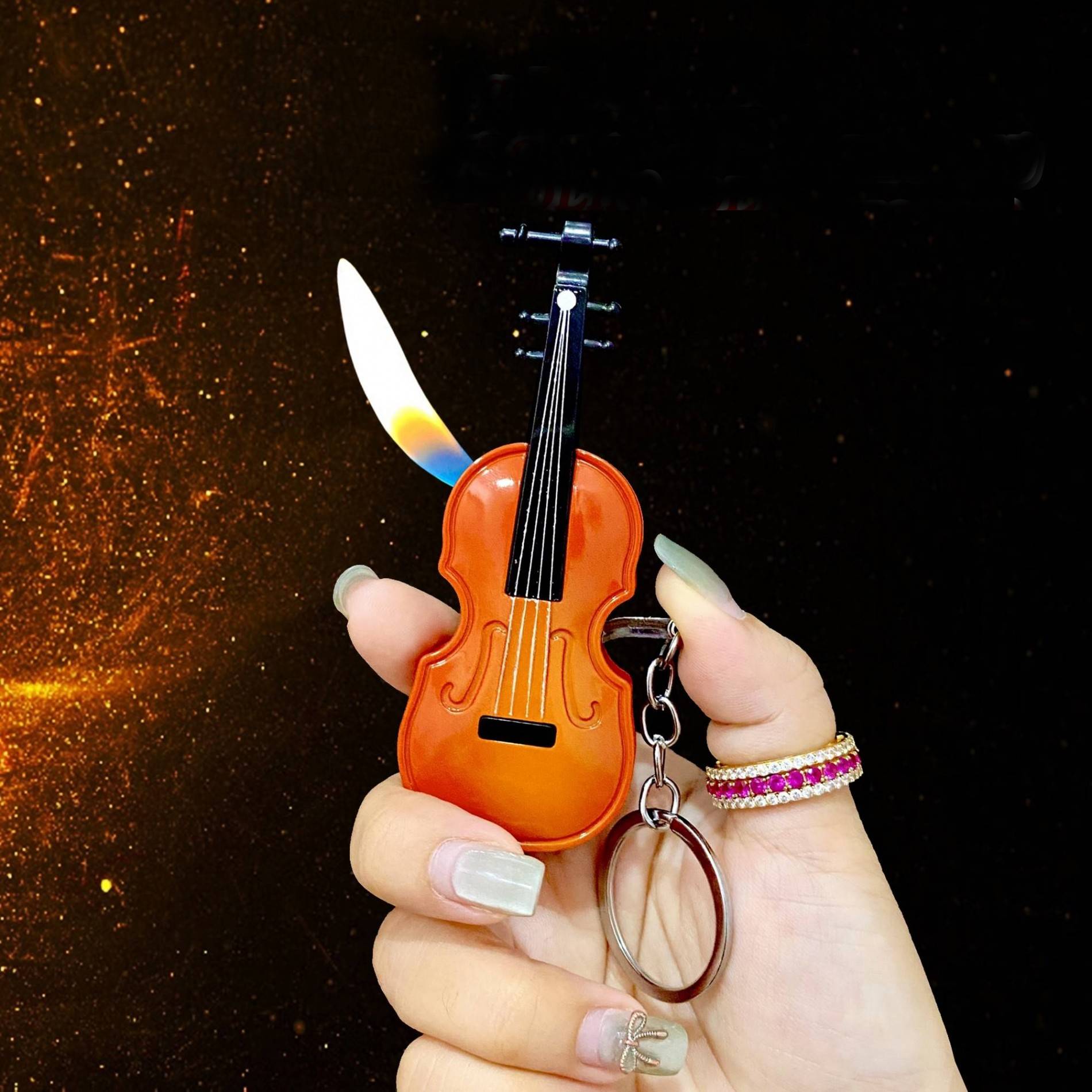 Bật lửa hình đàn violin bằng kim loại có móc khóa dùng gas