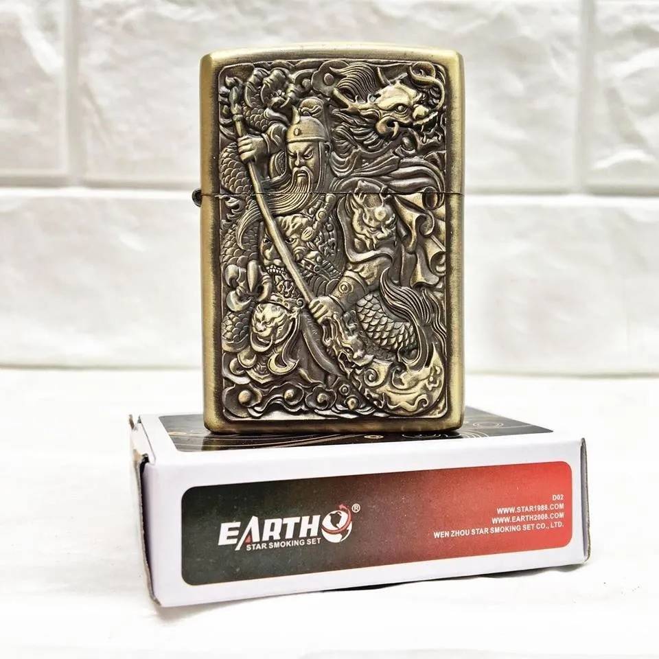 Hột quẹt Zippo khắc nổi Quang Công tặng chai xăng