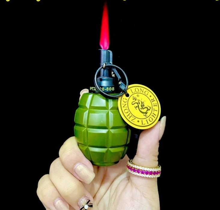 Bật lửa hình trái lựu đạn 808 xanh size lớn xài gas