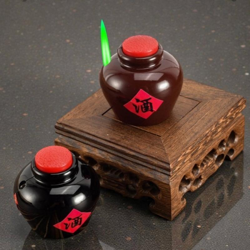 Bật lửa hình bình rượu kim loại xài gas lửa khò